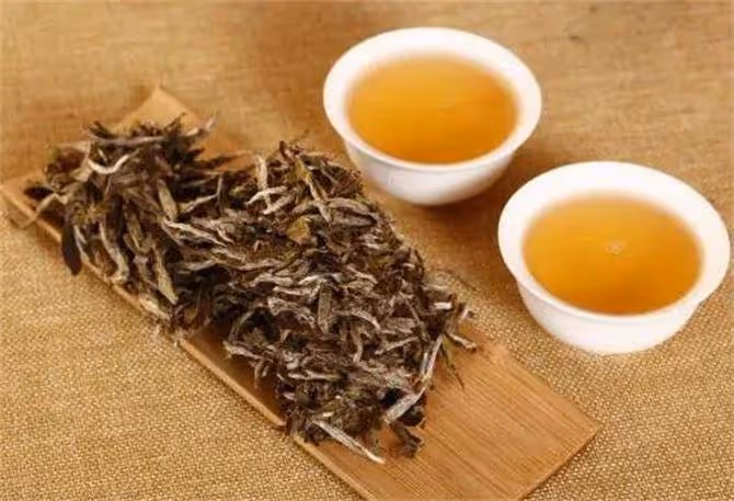 白茶是綠茶還是紅茶？白茶屬於什麼茶類？老茶客告訴你：越陳越香