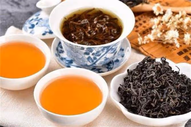 白茶是綠茶還是紅茶？白茶屬於什麼茶類？老茶客告訴你：越陳越香