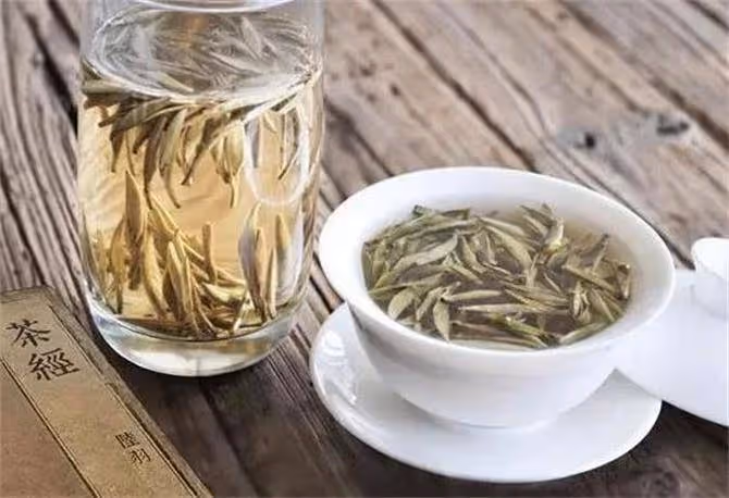 白茶是綠茶還是紅茶？白茶屬於什麼茶類？老茶客告訴你：越陳越香