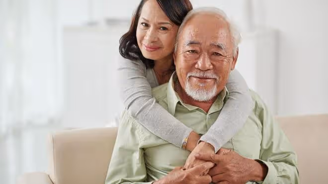 農村老夫少妻的現狀：丈夫老了後，妻子需要照顧三個老人