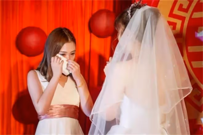 參加完秋天的第一場婚禮後，我和閨蜜結束了10年姐妹情