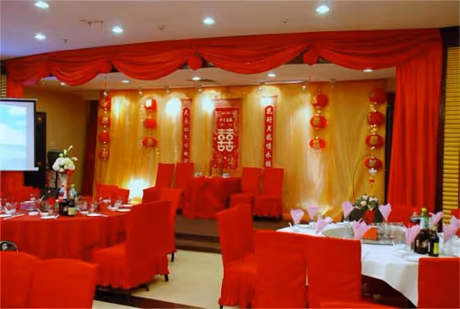 參加完秋天的第一場婚禮後，我和閨蜜結束了10年姐妹情