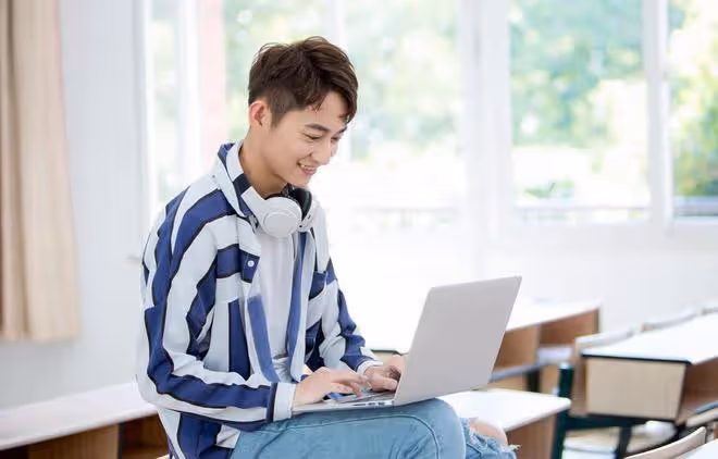 都市愛情：一次意外，我與23歲帥小伙的電梯情緣