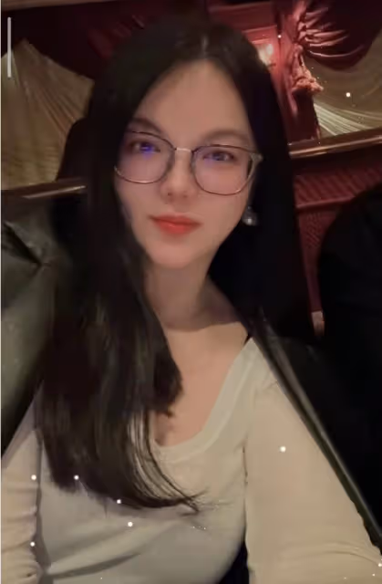 李湘女兒曬留學生活，王詩齡高挑纖瘦好漂亮，與好友辦派對超開心
