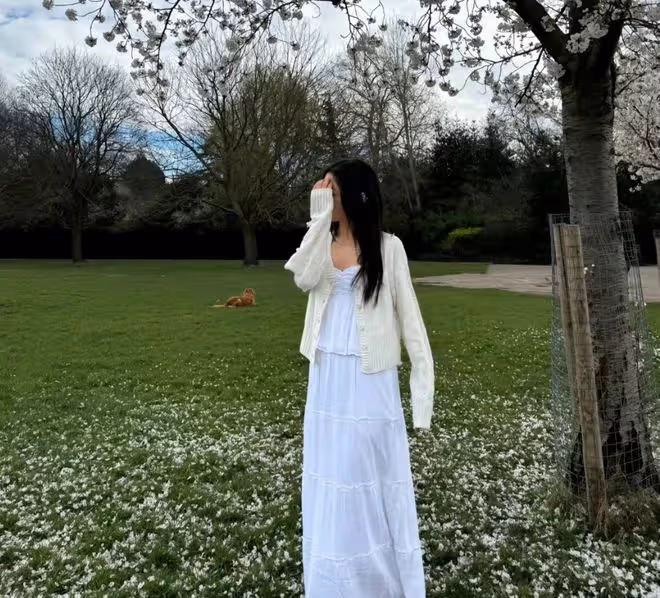 李湘女兒曬留學生活，王詩齡高挑纖瘦好漂亮，與好友辦派對超開心