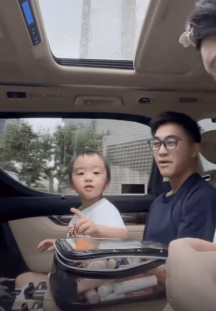 奚夢瑤4歲兒子：長得像何猷君，賭王唯一男孫，卻比不上二房孫女