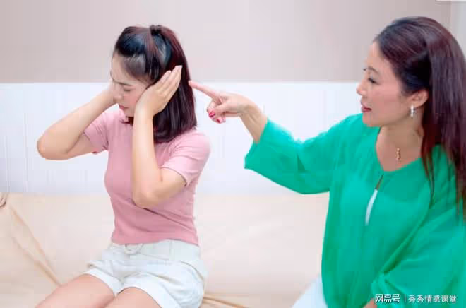 我結婚時發小沒來也沒隨禮，如今她辦酒席邀請我，我不去不行嗎？