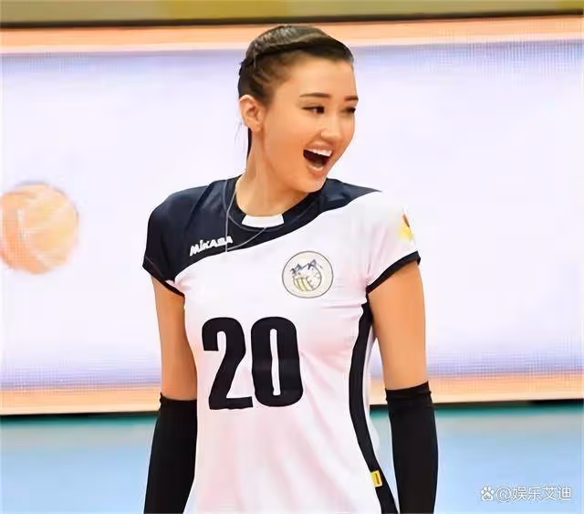 排壇女神薩賓娜：身高1米82，顏值身材完美，嫁給中東富商後退役