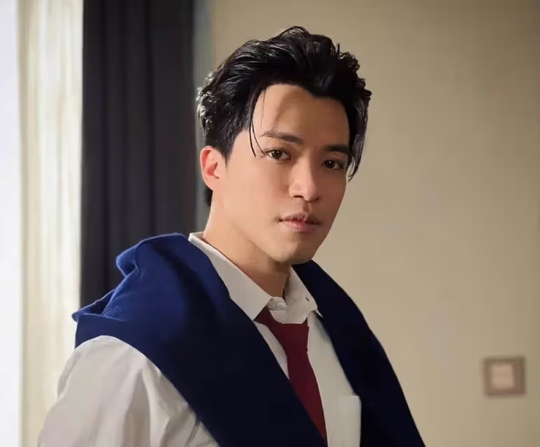 恭喜!TVB人氣男星被曝訂婚,戀情浮出水面,摟抱女友親密照流出