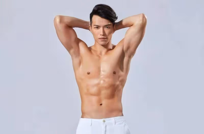 恭喜!TVB人氣男星被曝訂婚,戀情浮出水面,摟抱女友親密照流出