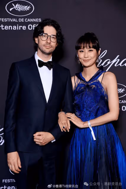 陳法拉誕第二胎火速復工首露面 雙頰圓潤開心透露B仔似自己