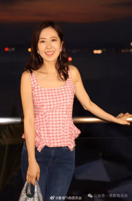星級兄弟姊妹團曝光!馮盈盈低胸上陣與「舊愛」同場 麥大力撐枴杖現身