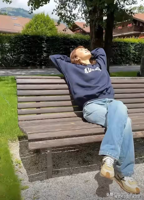 黎姿的愜意生活:52歲的她如何活出自我,成為人生贏家?