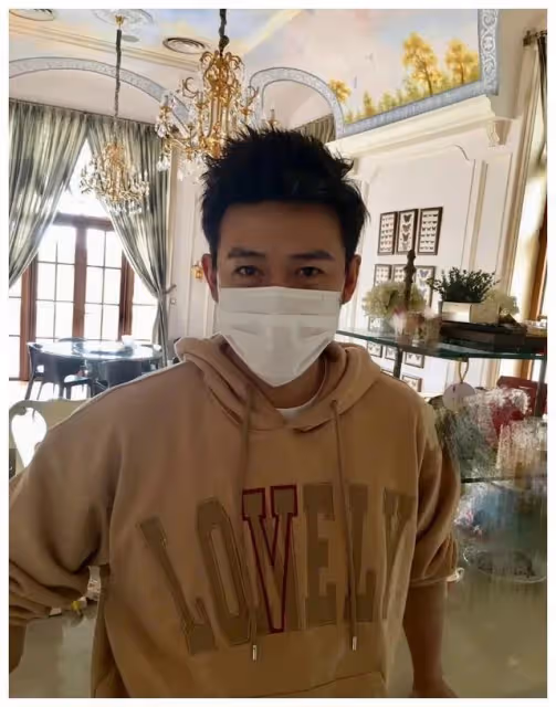 陸毅曝光豪宅,娛樂圈模範之家展現復古宮廷風,令人羨慕。