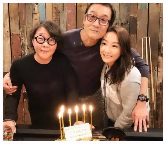 梁家輝送女兒盛大出嫁，不聲張花半億，女婿身份驚喜揭曉