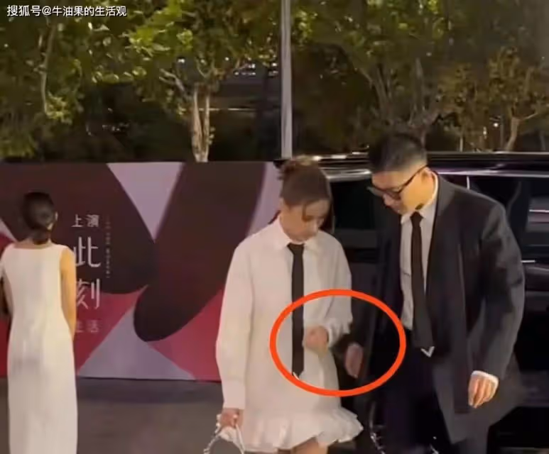 賭王女兒何超蓮婚變？和竇驍出席活動，拒絕牽手全程冷臉