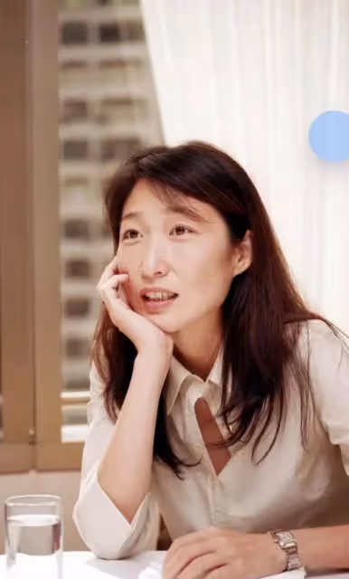 音樂人鄭華娟因病去世，享年60歲，德國老公和親友悲痛送別