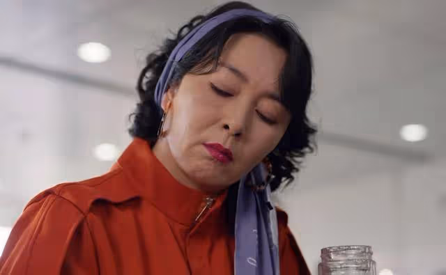 《小日子》中最荒唐的,並非朱大力的作,而是小姨昧下了1萬5的包