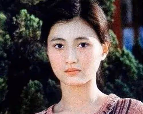 被譽為80年代第一美人,因太美遭人暗算,丈夫用632封情書追她