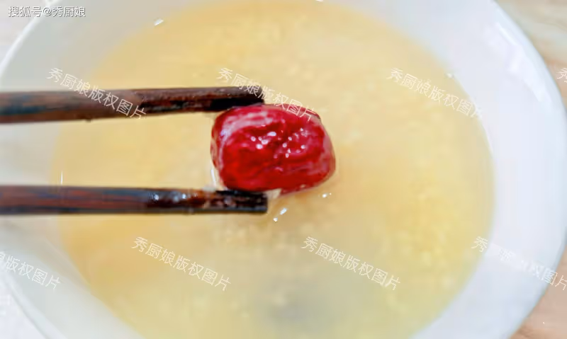 青島一家三口的早餐,在朋友圈火了,網友:真接地氣,看著就好吃