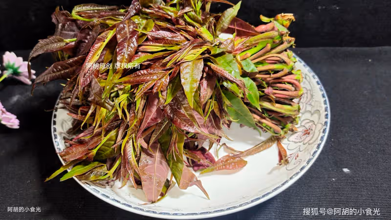 穀雨前快吃它,口口鮮嫩賽神仙!三種食材一拌,清香好營養,輕鬆下了三碗飯
