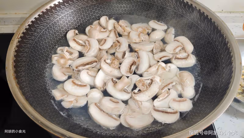 穀雨前快吃它,口口鮮嫩賽神仙!三種食材一拌,清香好營養,輕鬆下了三碗飯