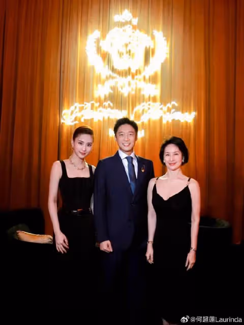 何超蓮曬活動照,何超瓊何猷君等家人罕見出鏡,賭王家全是高顏值