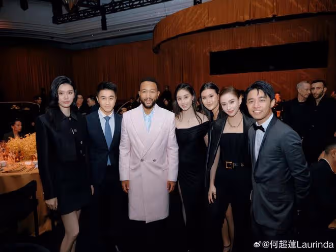 何超蓮曬活動照,何超瓊何猷君等家人罕見出鏡,賭王家全是高顏值