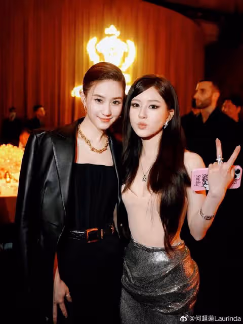 何超蓮曬活動照,何超瓊何猷君等家人罕見出鏡,賭王家全是高顏值