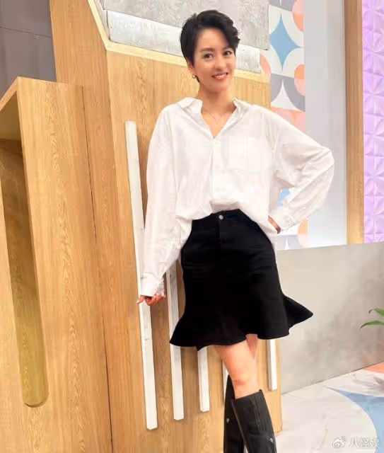梁詠琪一家三口幸福慶生，9歲混血女兒長變樣，齙牙太影響顏值