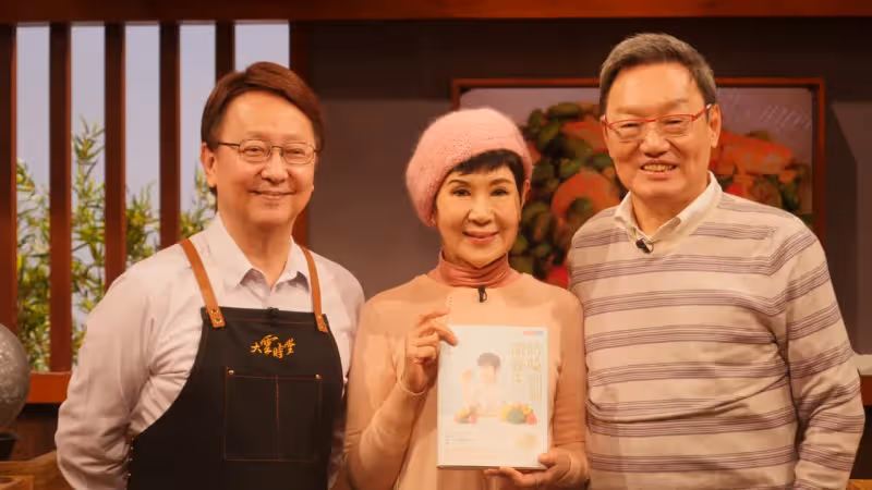 蘇起抗癌30年陳月卿伴身旁　新書批評馬英九喊：不後悔