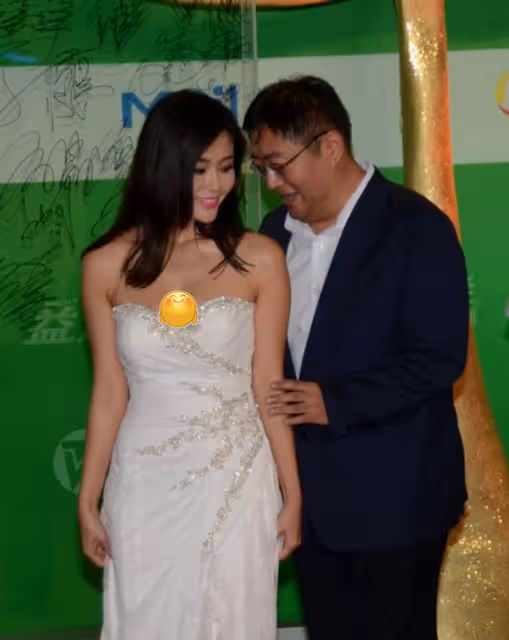 湯晶媚的身材真是極品,不僅長相很甜美,身材也帶著一種妖精感