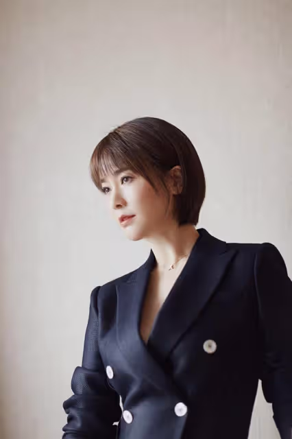 左小青算是活成了女人羨慕的樣子,雖然年齡大了,但狀態仍然嫩