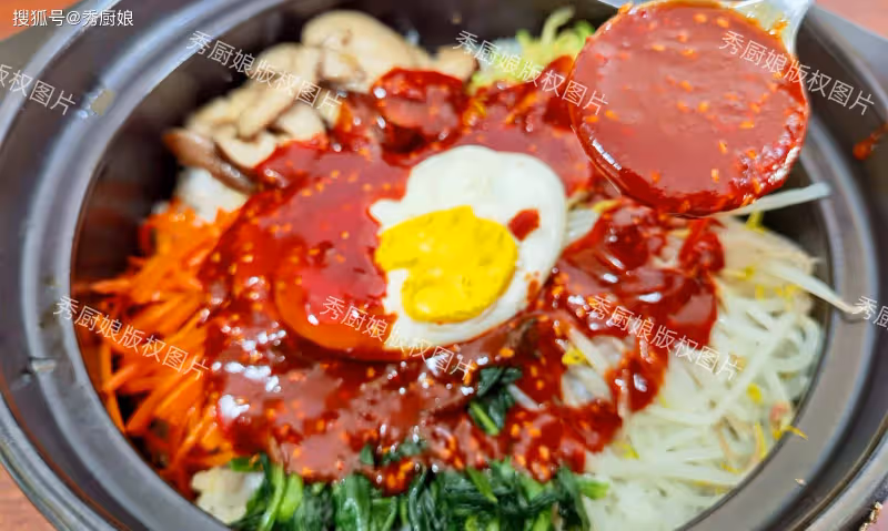 我和女兒的晚餐，飯菜一鍋出，好做好吃，營養全面，成本不到10元