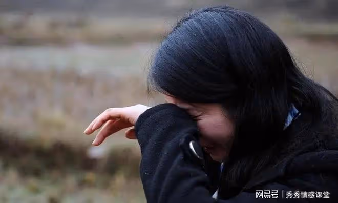 大姨住院我拿1000探望，她沖我甩臉子我扭頭就走，母親罵我沒良心