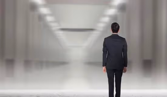 在這些時候不見蹤影的男人，他們只是假裝愛你而已