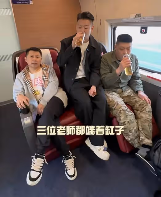 郭德綱直播首秀,曹雲金刷禮物成功搶下熱度,此前多次暗自交鋒