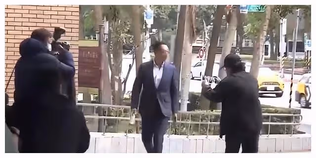 大S律師指汪小菲「浮誇」,俊曄曬帥照心情好
