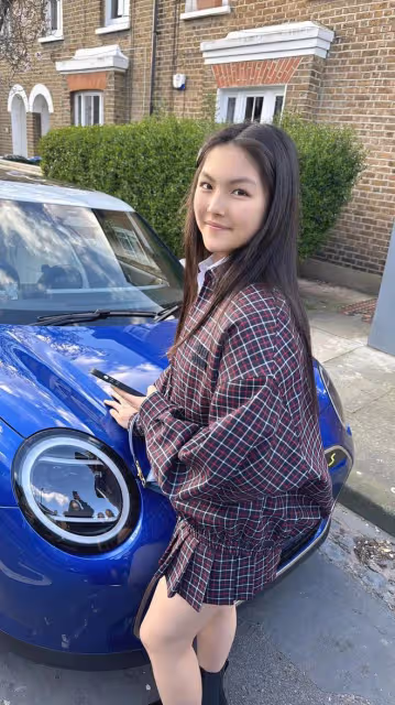 王詩齡成寶馬mini代言人,背17萬包塗萬元口紅,資源超一線女星!