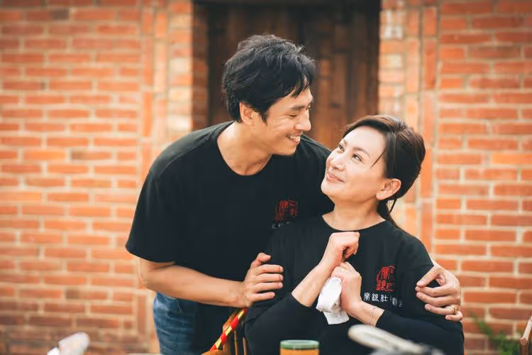 金鐘影帝有新作！陳亞蘭《勇氣家族》代表打拚台灣人　揭密歌仔戲班故事
