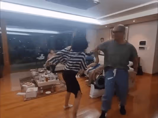 大S婚內寄顏料,抓住真相!物流單信息曝光,汪小菲實錘!