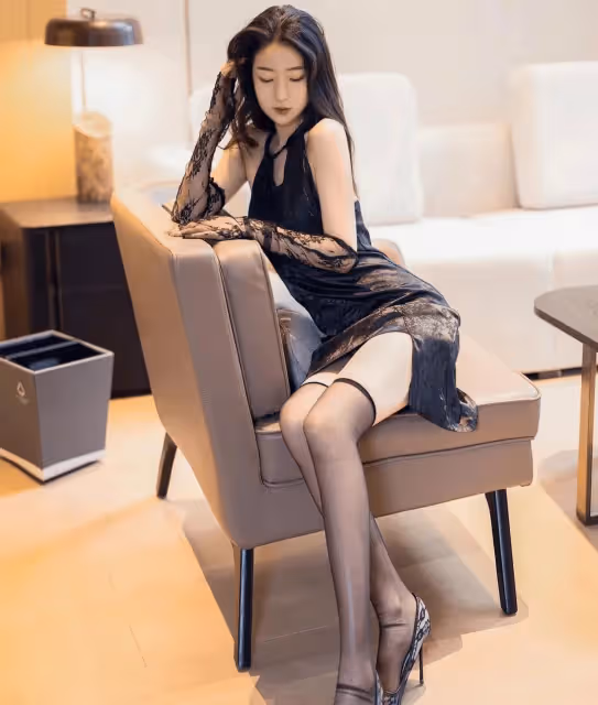 古典浪漫韻味:旗袍寫真,絲襪美腿修長,嬌軀苗條動人,古典與現代完美融合