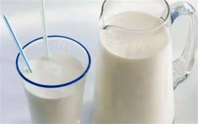 牛乳和鮮牛奶有什麼區別?小孩長期喝鮮牛奶好嗎?看完漲知識