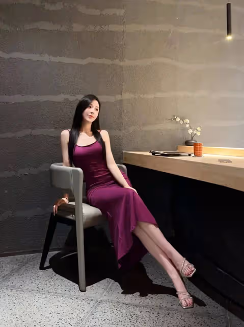 紫色魅惑,高跟鞋的魔力——御姐風穿搭指南