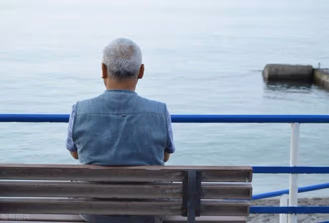 人過50才會發現,無論是窮人還是富人,人生的後半場拼的都是孩子