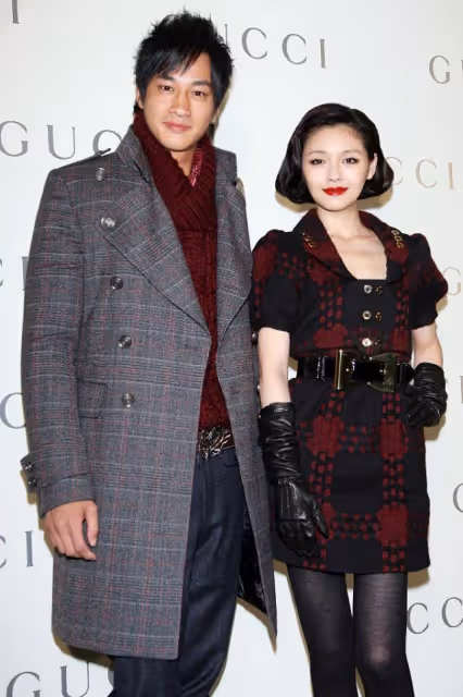 大S的魅力也太強了,穿上復古套裝,很有老上海女郎感