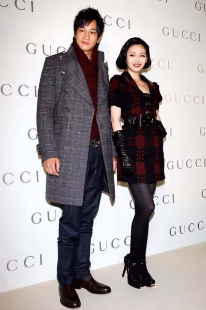 大S的魅力也太強了,穿上復古套裝,很有老上海女郎感