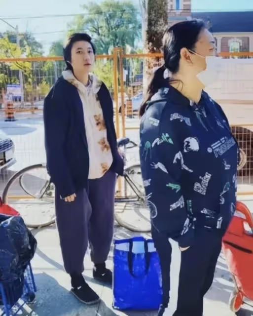 70歲成龍：身家25億還在拍打戲，財產留給兒子，女兒一分沒有