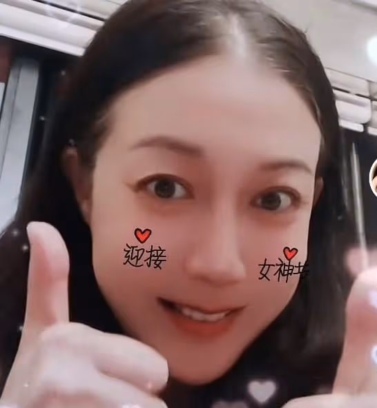 70歲成龍：身家25億還在拍打戲，財產留給兒子，女兒一分沒有
