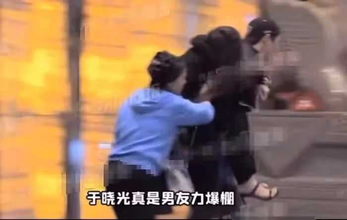 秋瓷炫示愛於曉光撒狗糧,遭質疑內容是代發,男方曾鬧出軌風波